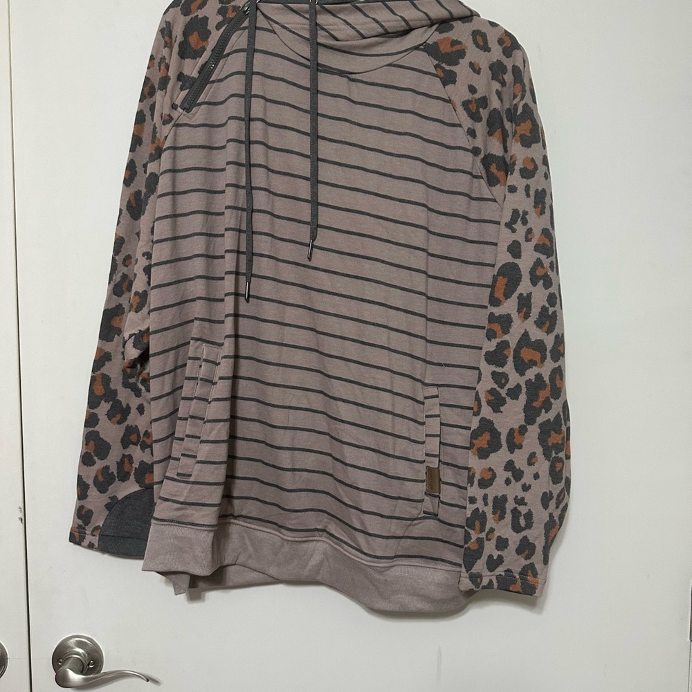 Maurices Gray and Pink Patterned Hoodie